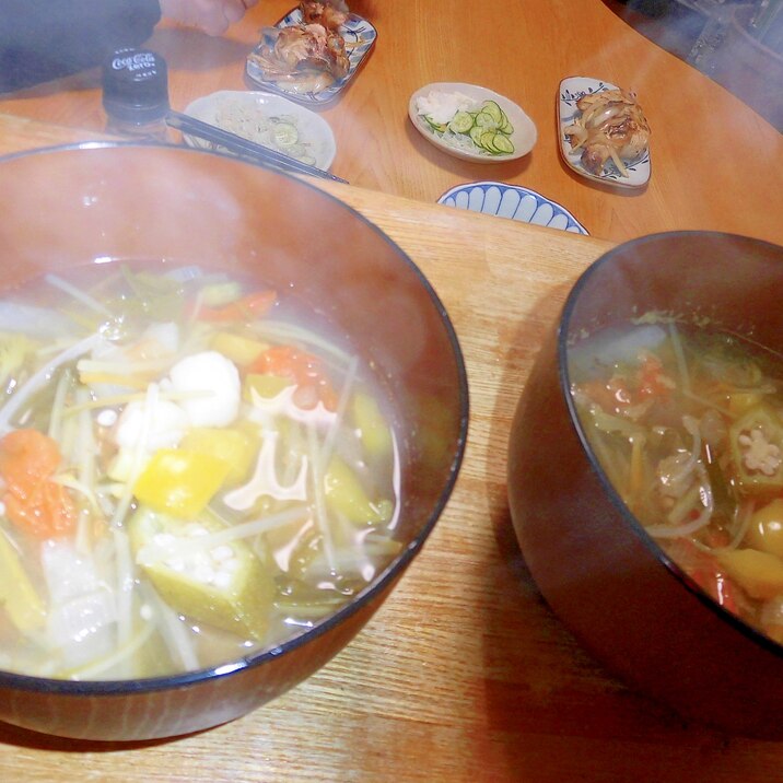 水菜トマト帆立オクラの海老味噌スープ